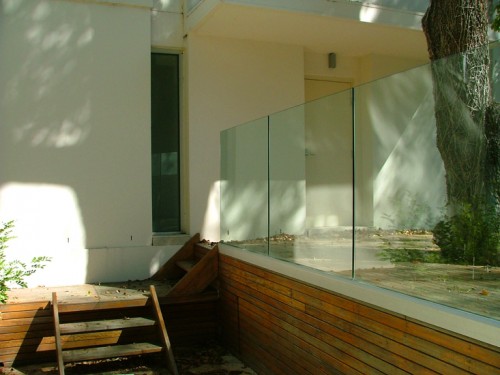 fencing_025_500_375_90-1 Frameless Glass